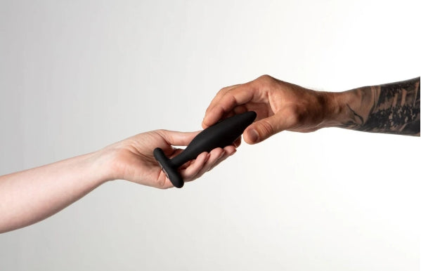 Je Joue Egon Vibrating Butt Plug Black