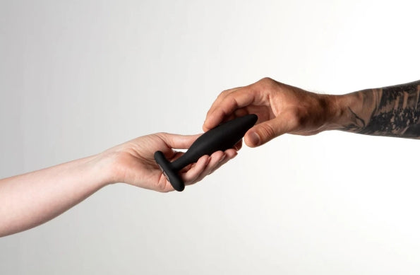 Je Joue Vesta Vibrating Butt Plug Black
