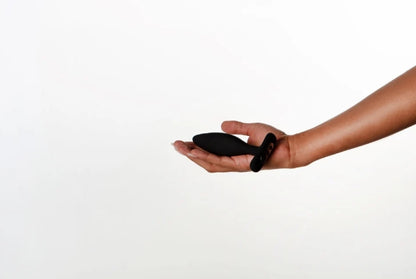 Je Joue Vesta Vibrating Butt Plug Black